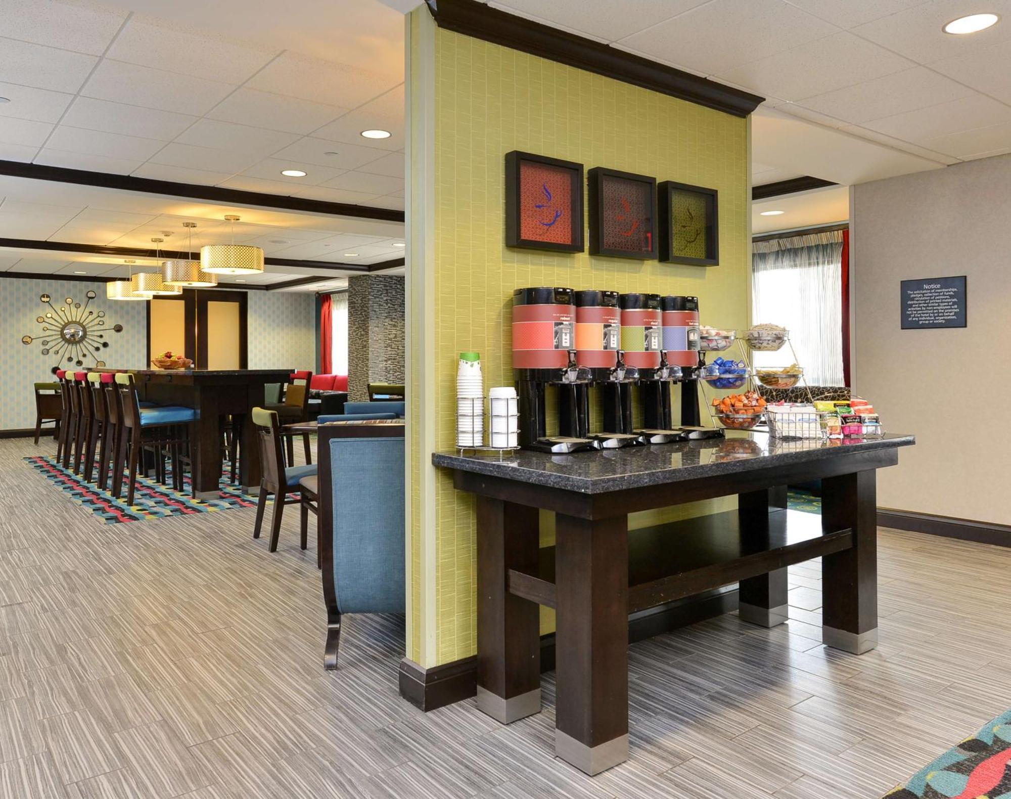 Hampton Inn Iowa City/University Area Exterior foto