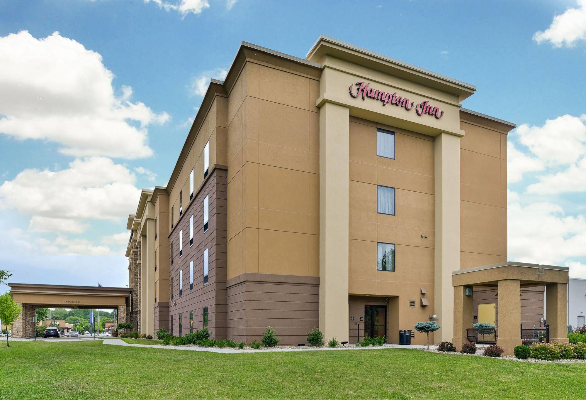 Hampton Inn Iowa City/University Area Exterior foto